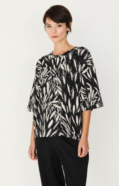Lariz Tshirt Leaves Black