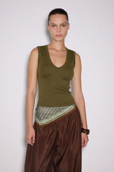 Melek v Neck Top