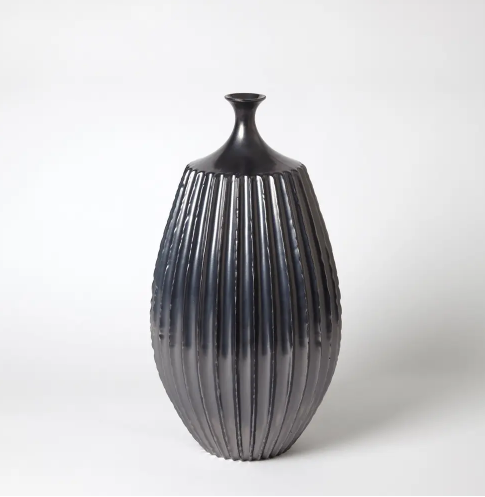Sawtooth Vase Graphite Medium