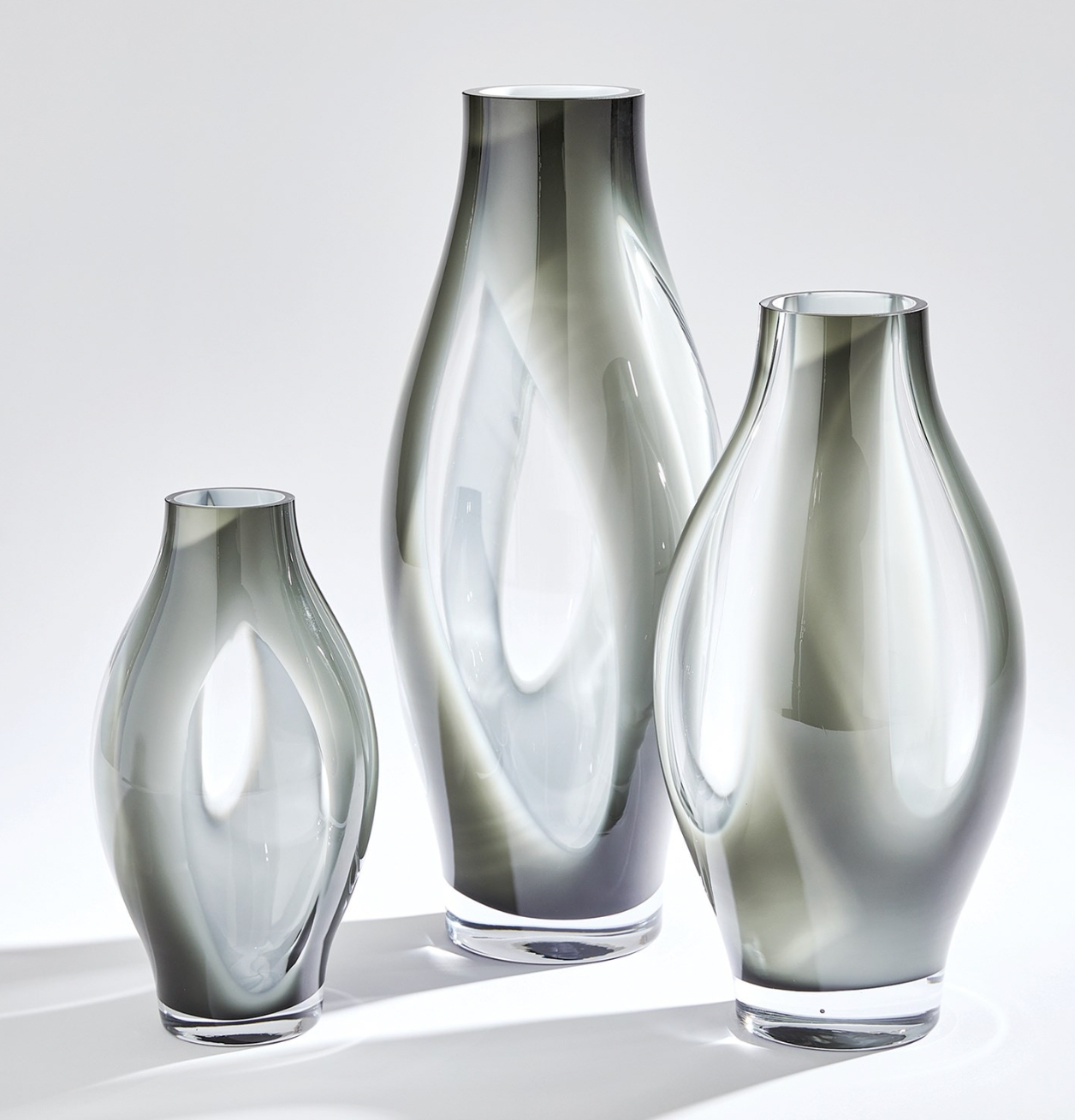 Fly Through Vase Grey