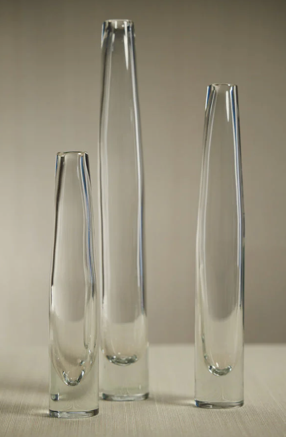 Tate Slim Vase Dark Clear