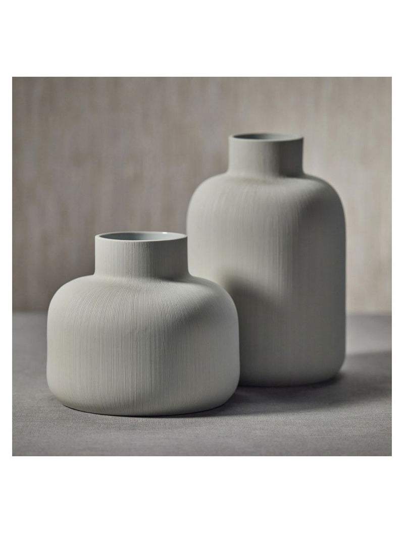 Sugi Porcelain Vase- White